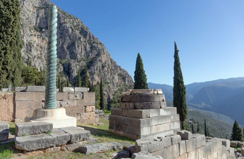 Athens to Delphi & Arachova private day tour - Detailed Breakdown of the Itinerary