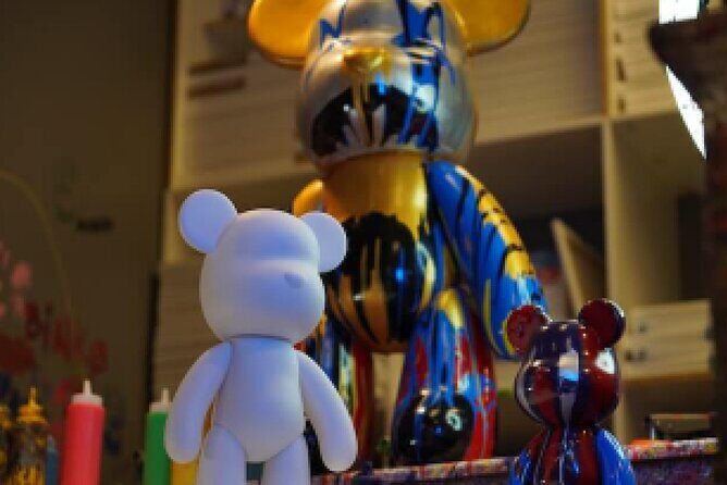 Atlanta Art Fun: Create a Pour Bear & Canvas Combo - Key Points