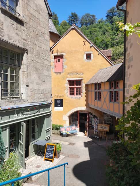 Aubusson & Felletin: Guided day trip - Why This Tour Works Well