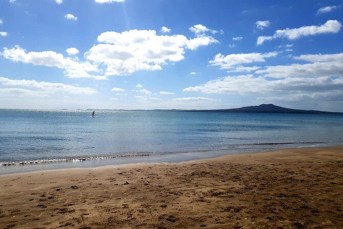 Auckland Bush, Beach and Bites Trail - Transportation and Group Size