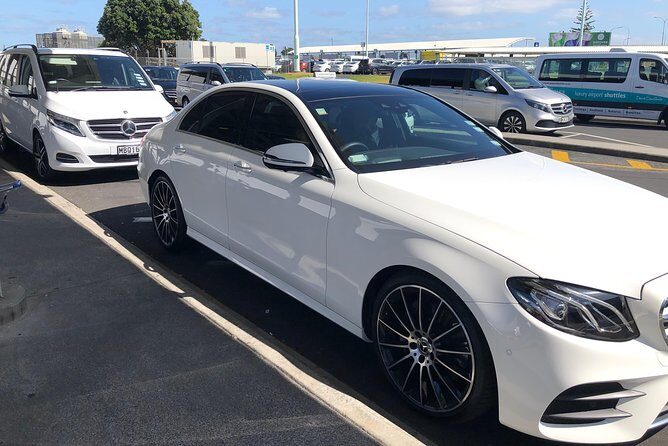 Auckland CBD to Airport Transfer | Mercedes Benz - Key Points