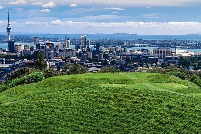 Auckland City Private Tour for Couples. Be chauffeur driven with added extras. - Frequently Asked Questions