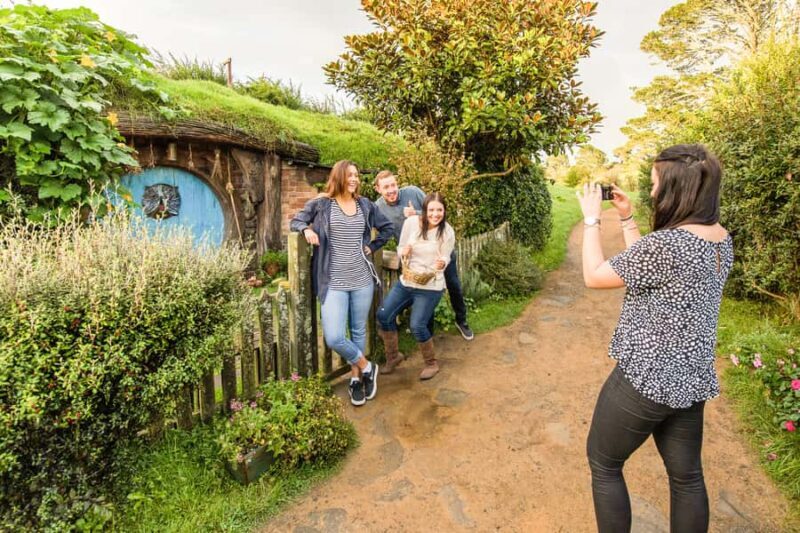Auckland: Hobbiton Movie Set Tour with Lunch - Key Points