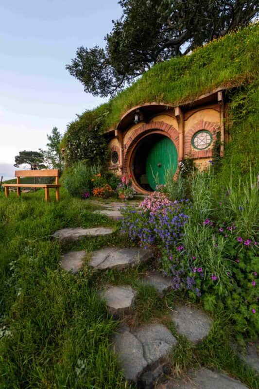 Auckland: Private Hobbiton Movie Set & Waitomo Caves Tour - Who Will Love This Tour?