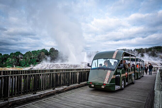 Auckland: Rotorua Te Puia with Haka & Polynesian Spa Small Group - Transport and Group Dynamics