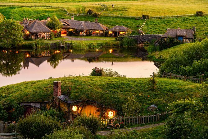 Auckland to Rotorua via Hobbiton Small Group Tour (One Way) - Key Points