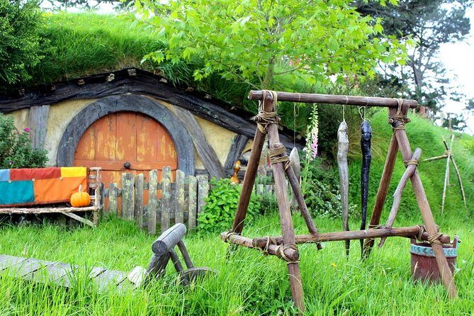 Auckland to Waitomo Caves and Hobbiton Movie Set Private Tour - What the Tour Offers