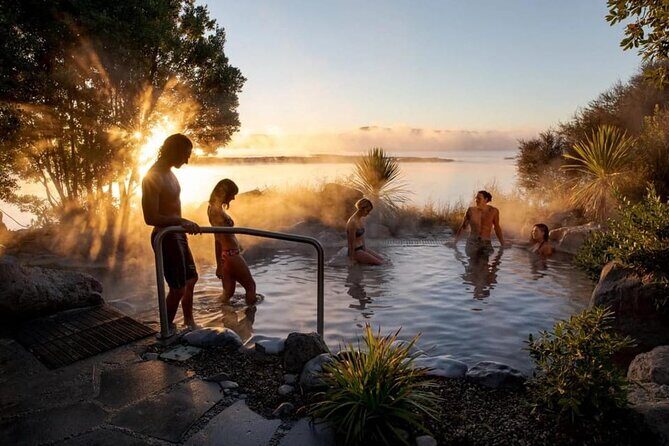 Auckland: Wai-O-Tapu, Polynesian Spa & Maori Haka Day Tour - Moving Through Rotorua: An Introduction to the Town