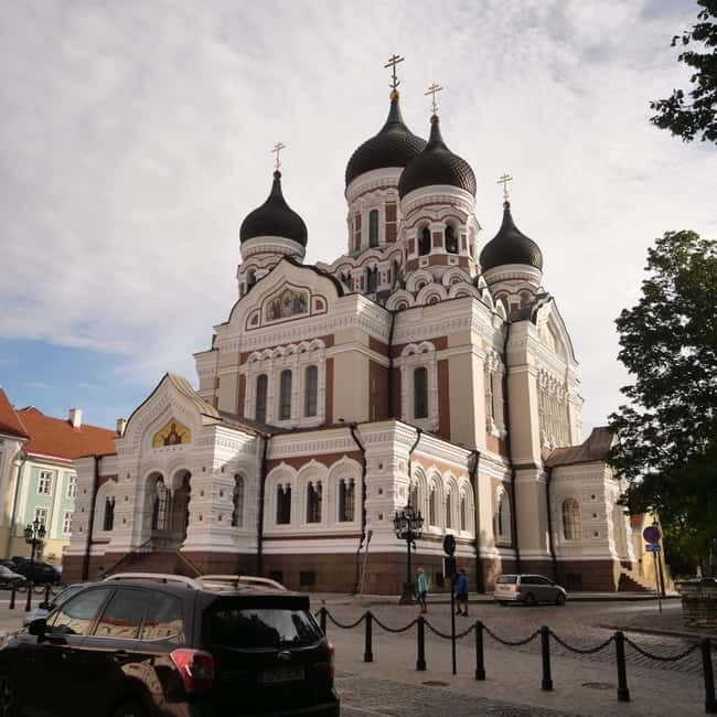 Audio Tour of the Toompea Hill (Cathedral Hill) in Tallinn - Discovering Toompea Hill: A Detailed Look