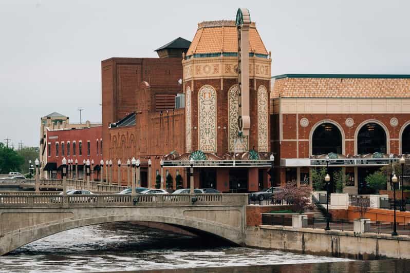 Aurora Hauntings Ghost Walk - What to Expect During the Tour