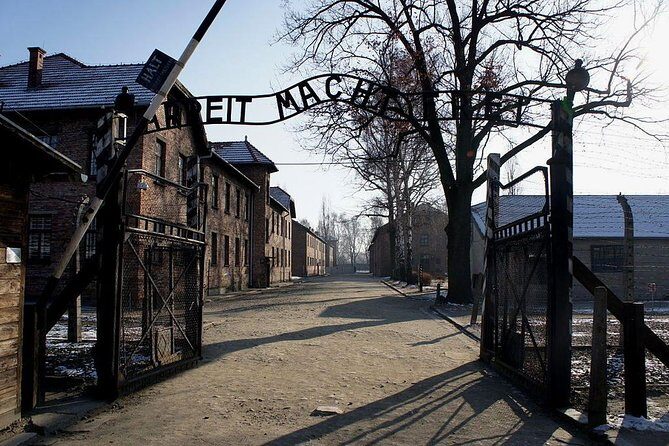 Auschwitz-Birkenau and Salt Mine Full day tour - Detailed Breakdown of the Tour Experience