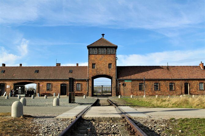 Auschwitz & Birkenau English guided tour by private transport from Katowice - Final Thoughts: Is This Tour Right for You?