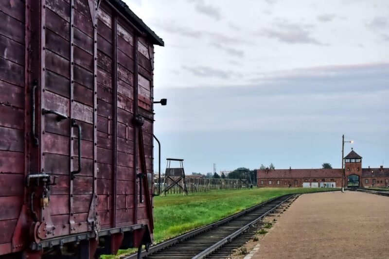 Auschwitz-Birkenau: Guided Tour and Skip-The-Line Ticket - An In-Depth Look at the Auschwitz-Birkenau Guided Tour
