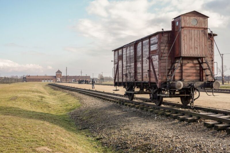 Auschwitz-Birkenau Guided Tour & Transfer from Krakow - Bringing the Experience to Life