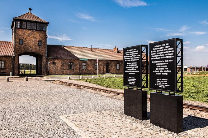 Auschwitz-Birkenau Memorial and Museum Trip from Krakow - The Experience in Detail