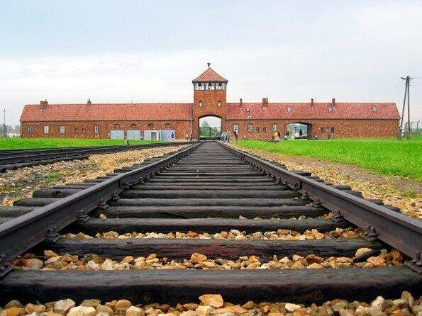 Auschwitz-Birkenau Memorial and Wieliczka Salt Mine Day Tour - Starting the Day: Comfortable Travel and Introductory Film