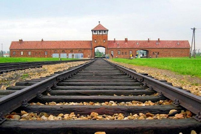 Auschwitz Trip From Krakow - English Speaking Guided Tour - Who Should Consider This Tour?