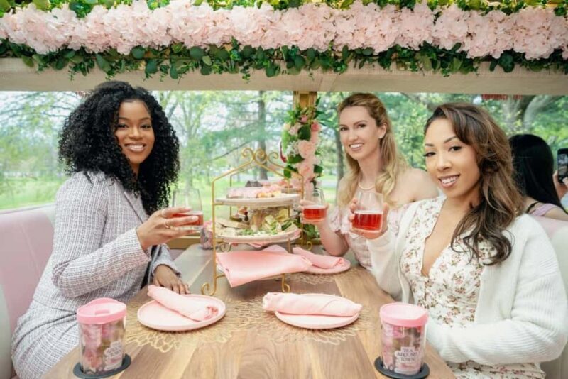 Austin: Tea Around Town Bus Tour with Live Music - The Experience: Quality and Authenticity