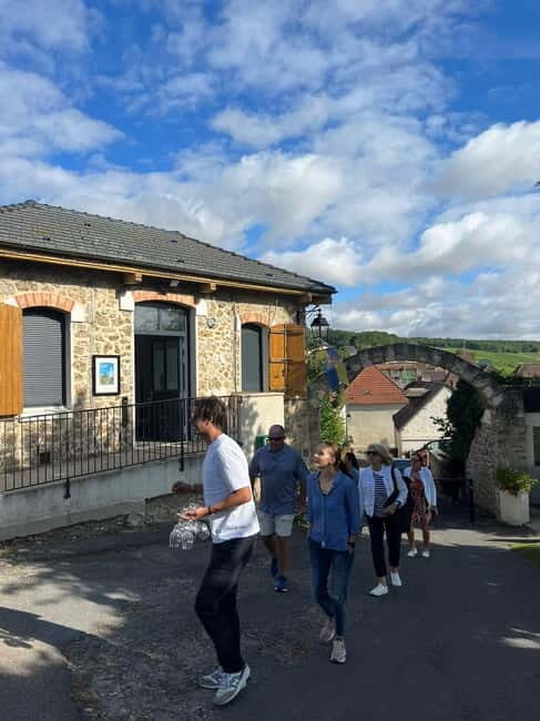 Authentic Champagne Tour: 3 vineyards, 10 Tastings & Lunch - Who Will Love This Tour?