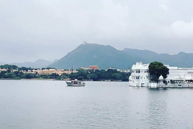 Authentic Experience-City palace and Folk dance - Exploring Udaipur’s City Palace