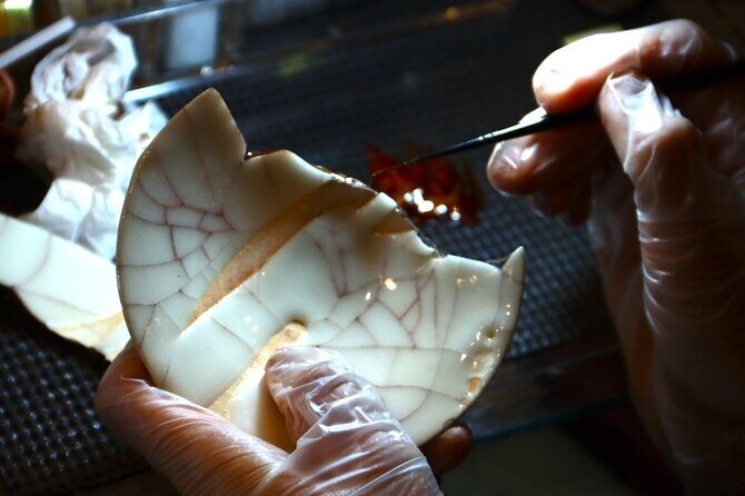 Authentic Pure Gold Kintsugi Workshop with Master Taku in Tokyo - Authentic Pure Gold Kintsugi Workshop with Master Taku in Tokyo