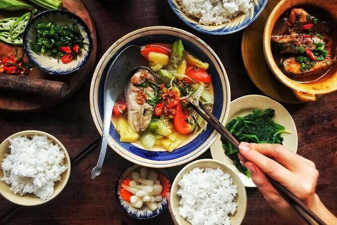 Authentic Saigon Street Food Tour of 13 Greatest Tastes in Alleys - Key Points