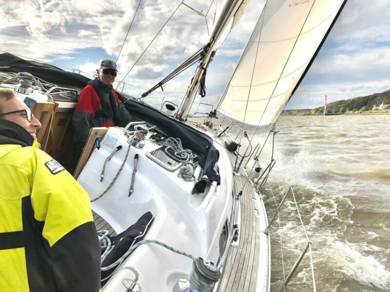 Authentic sailingtrip "towards Blankenese", Hamburg/Elbe - Who Is This Tour Best For?