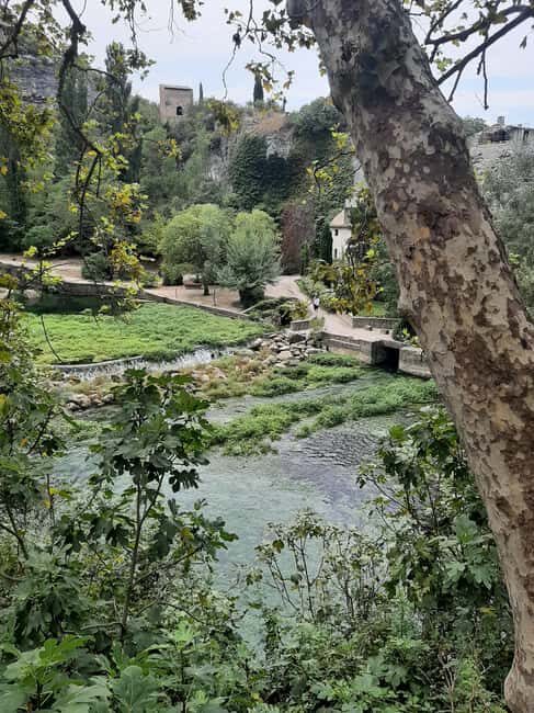 Avignon: Luberon, Gordes, and Roussillon Half-Day Tour - Exploring the Luberon, Gordes, and Roussillon Half-Day Tour from Avignon