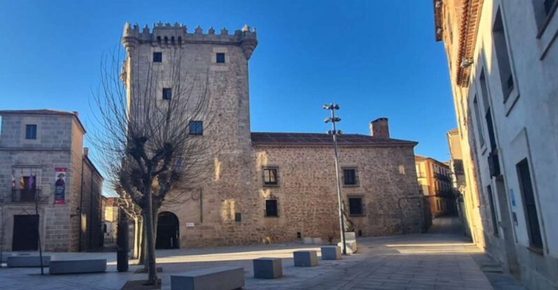 Avila and Segovia: Private Minivan Tour from Madrid - Key Points