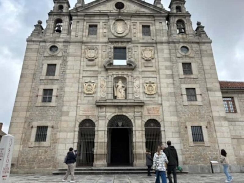 Avila: Half-day private tour in a minivan from Madrid - The Personalized Touch