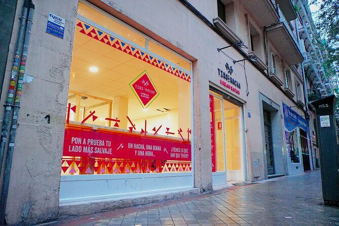 Axe Throwing 2 Hour Session - The Authenticity of the Guide and Overall Atmosphere