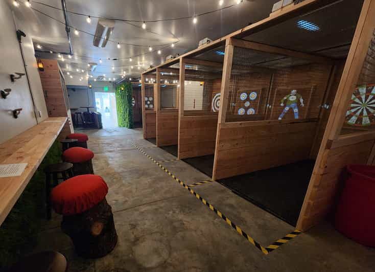 Axe Throwing - 60 minute Experience - What to Expect During Your Axe Throwing Session