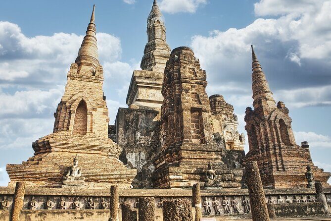 Ayutthaya Landmark Tour for Floating Market & Famous Temples - What Makes This Tour Stand Out?