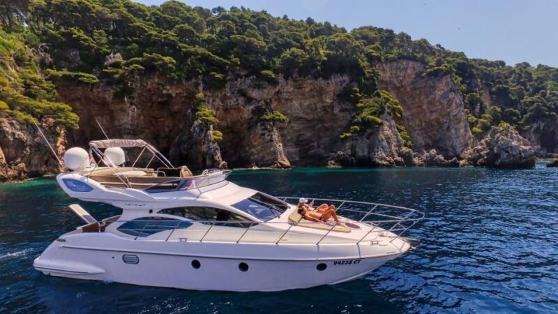 Azimut 43 Fly Private Boat Tour - Who is this tour best suited for?