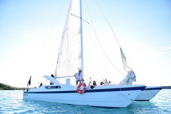 Bacalar Lagoon Private Catamaran Lunch and Drinks from Costa Maya - Key Points