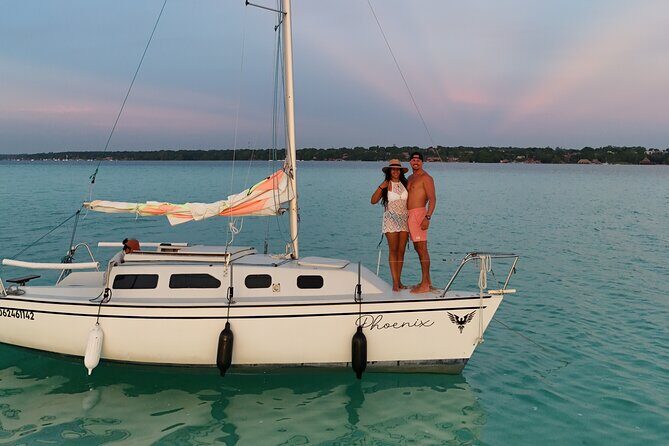 Bacalar Private Sailing Tour Open Bar with Pick Up - FAQ