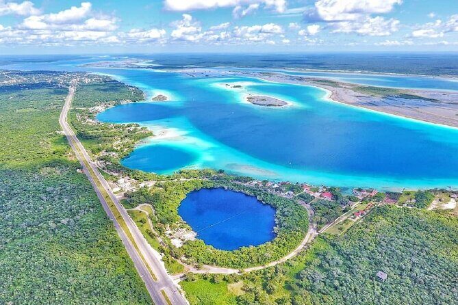 Bacalar Tour: Magical Town and Lagoon of the 7 Colors - Discovering the Bacalar Lagoon