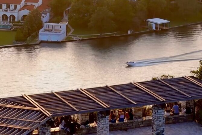 Bach Party Boat on Lake Austin 4 hours Up to 12 guests - Whats Included and What’s Not