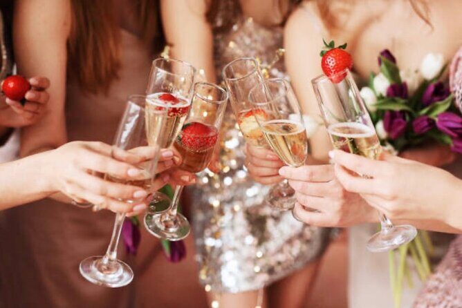 Bachelorette Nightclub Tour with Complimentary Drinks - Exploring the Nightclub Stops