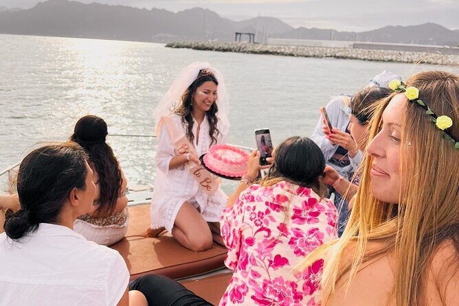 Bachelorette party, boat party in Salerno with aperitif and tapas - Who Should Consider This Tour?