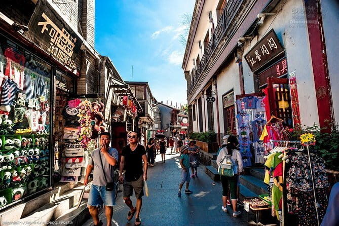 Back lakes-Yandai Xie street With Street Food Private Night Tour - The Value of the Tour