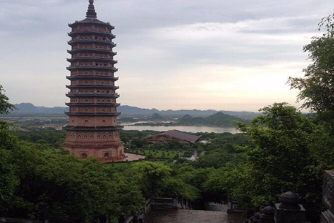 Bai Dinh Temple & Trang An & Mua Cave Tour (Bai Dinh Temple electric car (round trip), limousine bus, small boat boarding fee, lunch included) - What We Love About This Tour