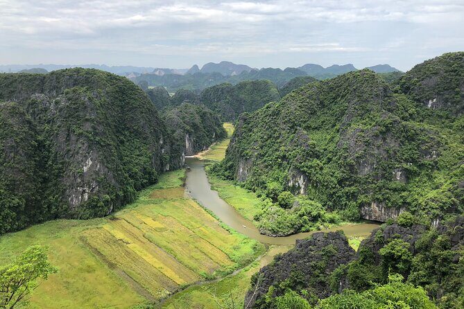 Bai Dinh Temple & Trang An & Mua Cave Tour [Japanese guide, Bai Dinh Temple electric car (round trip), limousine bus, small boat boarding fee, lunch included] - Who Would Love This Tour?