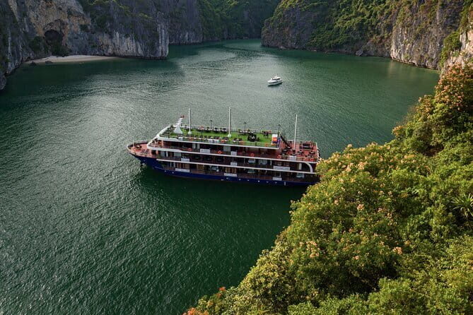 Bai Tu Long Bay Boutique Overnight Cruise with Less Tourist Area - Authentic Experiences That Shine