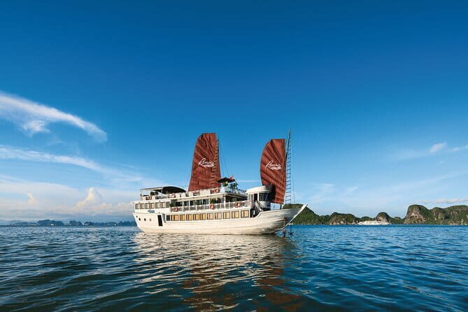 Bai Tu Long Bay Cruise Quiet Route from Cat Ba island - Key Points