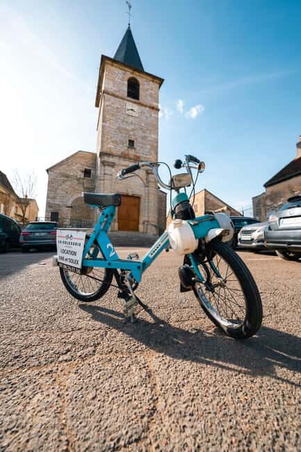 Balade Solex/Vélo avec guide et dégustation de vins - The Guide: Knowledge and Approachability