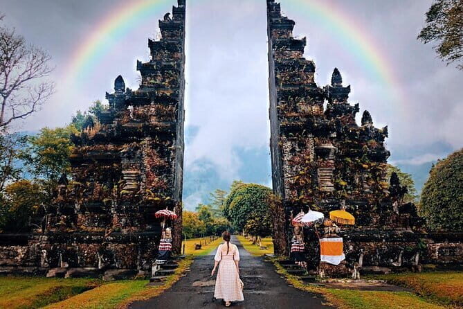 BALI INSTAGRAM TOURS; Handara Gate, Taman Ayun, & Ulundanu Temple - What to Expect from the Tour