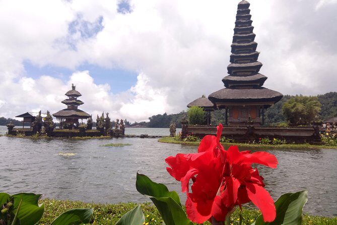 Bali Private Tour: Ulun danu Temple, Iconic Handara Gate & Tanah lot sunset. - The Sum Up