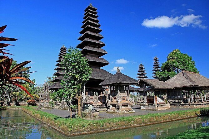 Bali Private Tour: Ulun danu Temple, Iconic Handara Gate & Tanah lot sunset. - FAQ