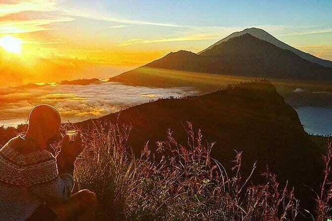 BALI TREKKING SUNRICE in TOP MOUNT BATUR - Meta Description
